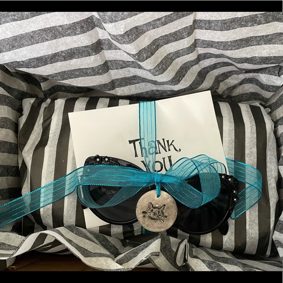 Meet your Posher, Mia - Picture 3 of 16